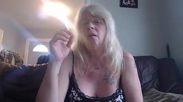 Snapshot of canadiancougar1965 chatting on February 6, 2025, 2:37 pm canadiancougar1965 online show from February 6, 2025, 2:37 pm