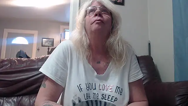 Snapshot of canadiancougar1965 chatting on February 16, 2025, 10:21 pm canadiancougar1965 online show from February 16, 2025, 10:21 pm