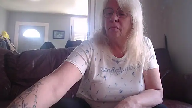 Snapshot of canadiancougar1965 chatting on March 9, 2025, 1:48 pm canadiancougar1965 online show from March 9, 2025, 1:48 pm