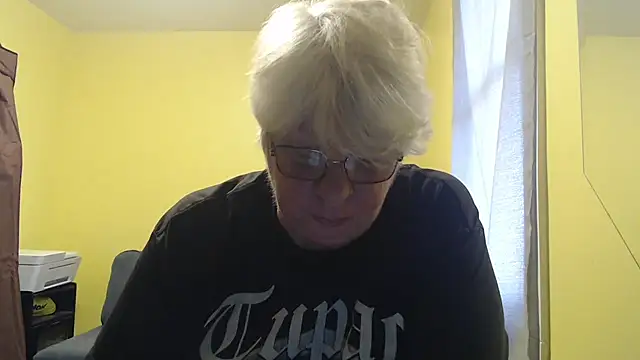 Snapshot of canadiancougar1965 chatting on November 29, 2025, 1:47 pm canadiancougar1965 online show from November 29, 2025, 1:47 pm