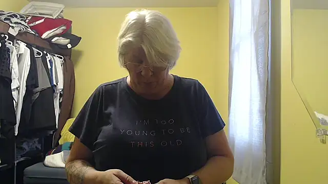 Snapshot of canadiancougar1965 chatting on February 18, 2026, 4:25 pm canadiancougar1965 online show from February 18, 2026, 4:25 pm