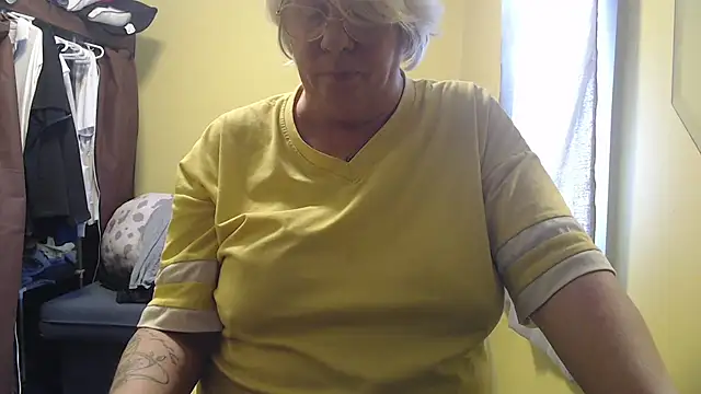 Snapshot of canadiancougar1965 chatting on February 24, 2026, 4:16 pm canadiancougar1965 online show from February 24, 2026, 4:16 pm