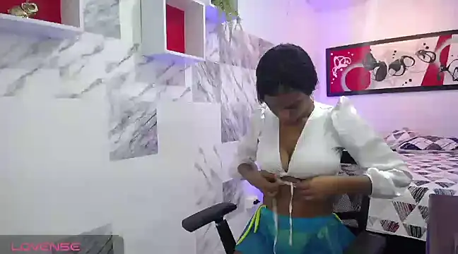 Zaya Smith online show from January 22, 2025, 1:53 am