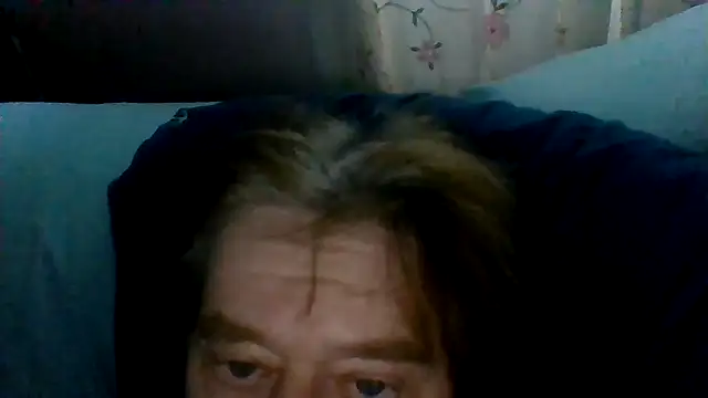Snapshot of frankie7inch chatting on June 1, 2026, 10:06 am frankie7inch online show from June 1, 2026, 10:06 am