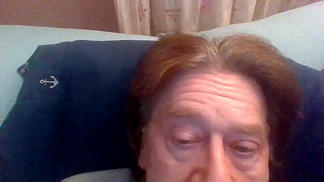 Snapshot of frankie7inch chatting on June 5, 2026, 6:52 am frankie7inch online show from June 5, 2026, 6:52 am