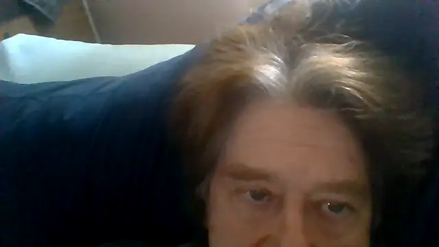 Snapshot of frankie7inch chatting on June 21, 2026, 4:09 pm frankie7inch online show from June 21, 2026, 4:09 pm