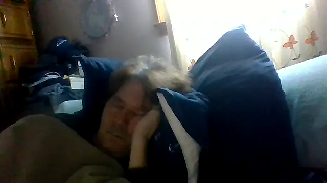 Snapshot of frankie7inch chatting on June 24, 2026, 10:58 am frankie7inch online show from June 24, 2026, 10:58 am