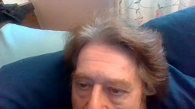 Snapshot of frankie7inch chatting on June 27, 2026, 6:02 pm frankie7inch online show from June 27, 2026, 6:02 pm