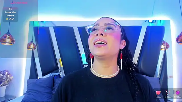 antonelllepiercee online show from November 6, 2025, 11:11 am