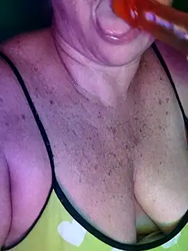 Kasandra Ho online show from November 22, 2025, 1:15 am