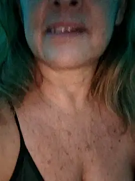 Kasandra Ho online show from January 14, 2026, 1:22 am