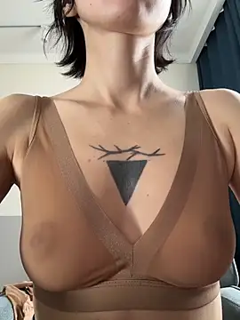 kikidoll online show from March 10, 2026, 3:00 am