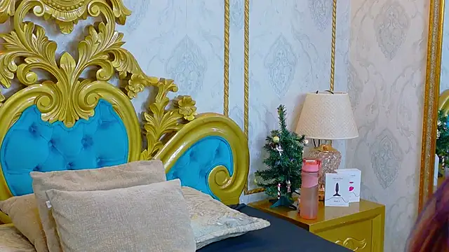 LucyLeah online show from December 18, 2025, 1:39 pm