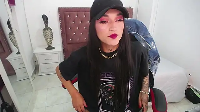 amelierouss online show from January 14, 2025, 4:40 pm