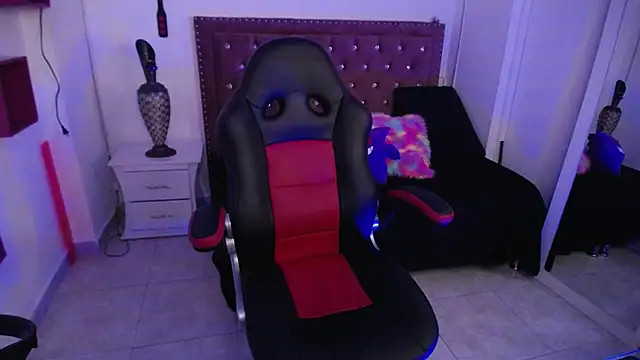 amelierouss online show from February 4, 2025, 3:57 pm