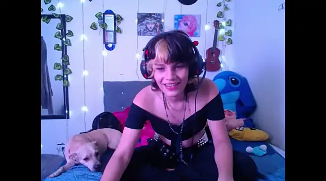 Caitlynwheler online show from January 22, 2025, 8:59 pm