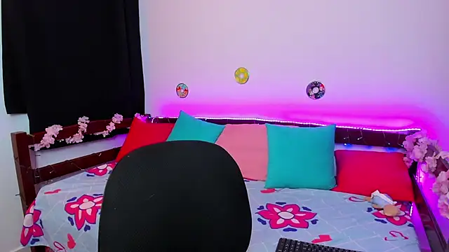 Snapshot of _Moon_Johnson chatting on September 18, 2025, 2:57 am Moon Johnson online show from September 18, 2025, 2:57 am