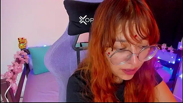 Snapshot of _Moon_Johnson chatting on October 30, 2025, 1:51 am Moon Johnson online show from October 30, 2025, 1:51 am