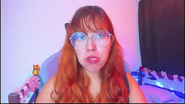 Snapshot of _Moon_Johnson chatting on November 4, 2025, 1:27 am Moon Johnson online show from November 4, 2025, 1:27 am