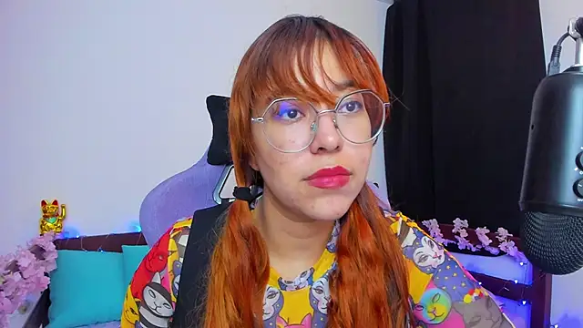 Snapshot of _Moon_Johnson chatting on November 6, 2025, 12:44 am Moon Johnson online show from November 6, 2025, 12:44 am