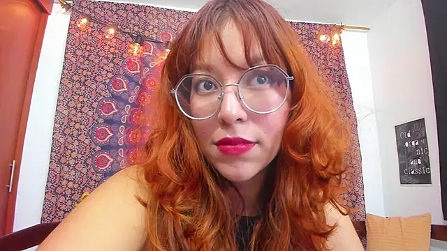 Snapshot of _Moon_Johnson chatting on December 22, 2025, 11:35 pm Moon Johnson online show from December 22, 2025, 11:35 pm