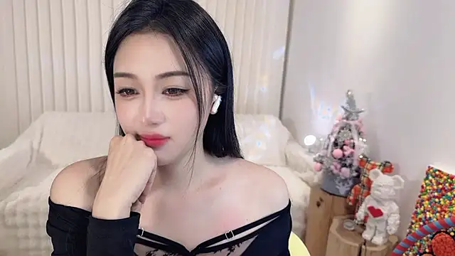 K-moumou online show from December 18, 2024, 8:25 pm