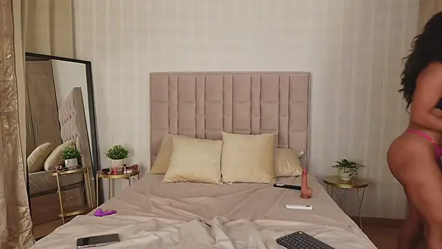 GabyRios online show from February 7, 2025, 5:20 am