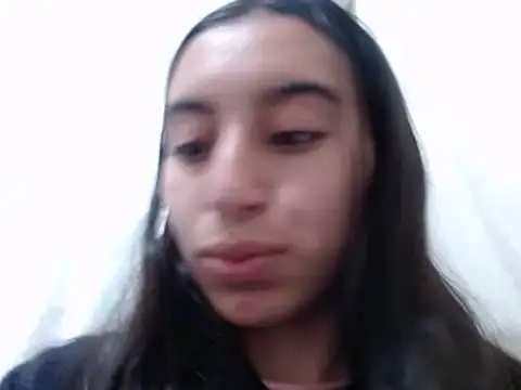 Snapshot of Lunaxx21 chatting on February 19, 2025, 8:20 pm Lunaxx21 online show from February 19, 2025, 8:20 pm