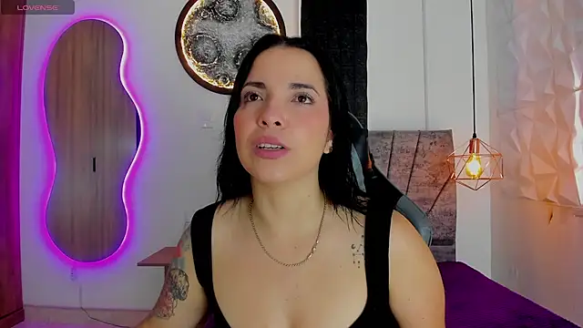 tatiana sc online show from October 8, 2025, 1:20 pm