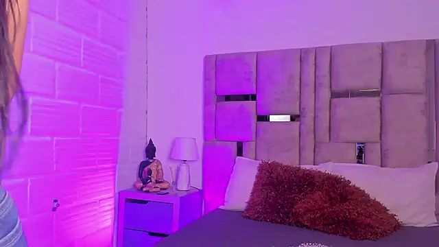 EmmaBecket2 online show from November 20, 2025, 4:01 am