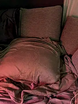 eemsii online show from October 3, 2025, 8:06 pm