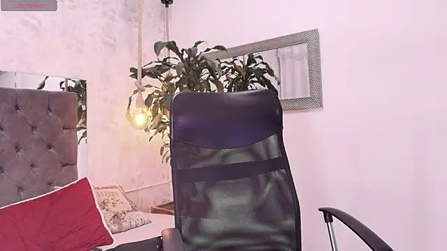 Snapshot of maddy_cooper_ chatting on December 29, 2024, 8:58 pm maddy cooper online show from December 29, 2024, 8:58 pm