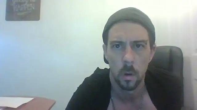 Snapshot of CrookedMisterniceguy chatting on May 20, 2026, 4:35 pm CrookedMisterniceguy online show from May 20, 2026, 4:35 pm