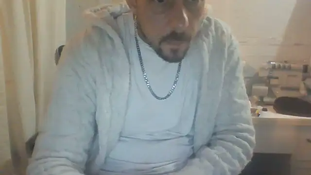 Snapshot of CrookedMisterniceguy chatting on May 21, 2026, 6:42 am CrookedMisterniceguy online show from May 21, 2026, 6:42 am