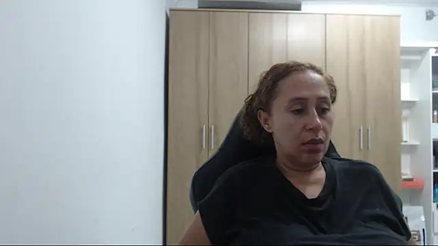 RoxanaLove9 online show from March 29, 2026, 2:11 am