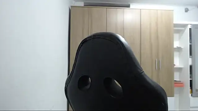 Snapshot of RoxanaLove9 chatting on June 3, 2026, 12:35 am RoxanaLove9 online show from June 3, 2026, 12:35 am