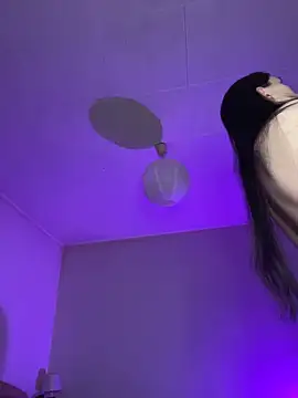 AdellaLoveX online show from March 27, 2026, 4:51 am