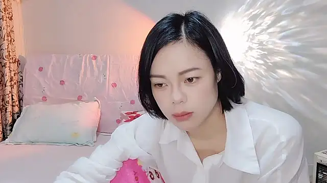 Snapshot of Linda-LL chatting on March 3, 2025, 2:36 am Linda-LL online show from March 3, 2025, 2:36 am