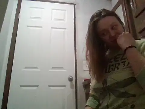 Snapshot of IvanaPlenty chatting on February 24, 2025, 7:41 pm IvanaPlenty online show from February 24, 2025, 7:41 pm