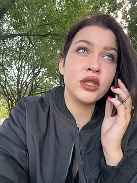 KikiWatson online show from September 14, 2025, 6:01 am