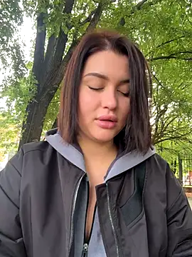 KikiWatson online show from September 19, 2025, 6:04 am