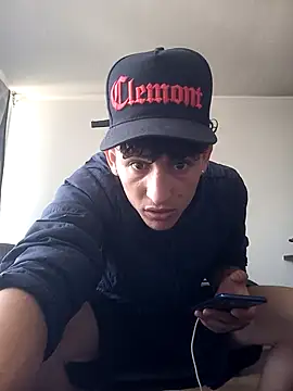 LatinBoysxxx online show from December 5, 2024, 5:39 pm