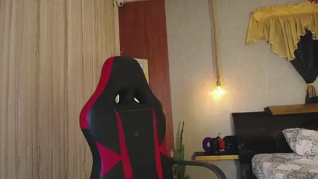 Snapshot of hera_divine chatting on November 5, 2025, 10:10 pm hera divine online show from November 5, 2025, 10:10 pm