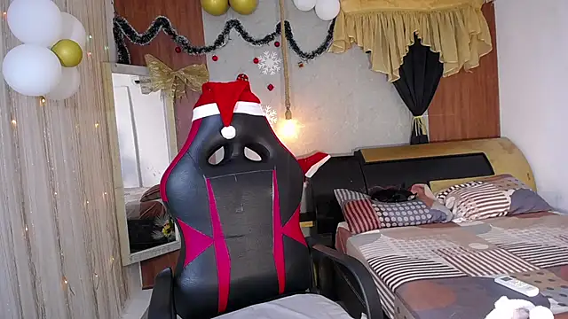 Snapshot of hera_divine chatting on December 4, 2025, 9:56 pm hera divine online show from December 4, 2025, 9:56 pm