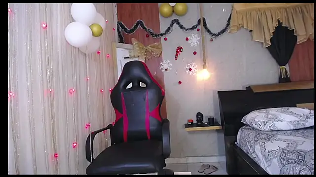 Snapshot of hera_divine chatting on December 15, 2025, 11:09 pm hera divine online show from December 15, 2025, 11:09 pm