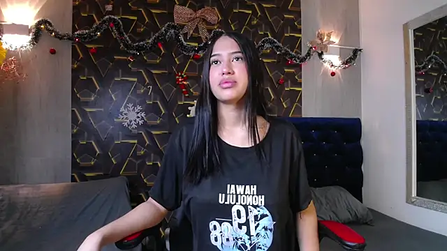 Snapshot of hera_divine chatting on December 18, 2025, 8:48 pm hera divine online show from December 18, 2025, 8:48 pm