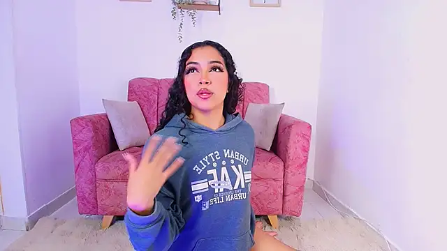 Sara Jhonson online show from September 8, 2025, 11:26 pm