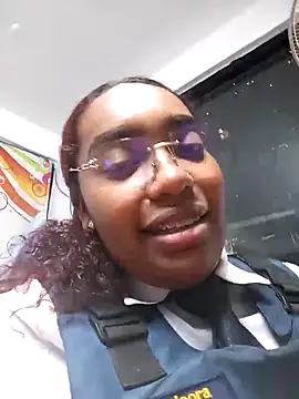 Snapshot of Cinnamon-Skin chatting on December 5, 2024, 4:09 am Cinnamon-Skin online show from December 5, 2024, 4:09 am