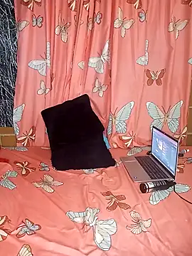 Snapshot of Cinnamon-Skin chatting on January 30, 2025, 5:19 am Cinnamon-Skin online show from January 30, 2025, 5:19 am