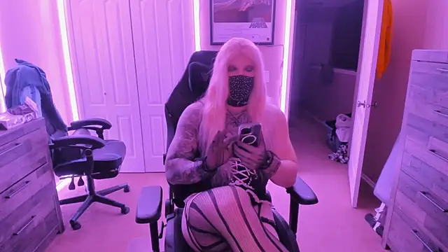 Sissydream123 online show from December 9, 2024, 7:17 am